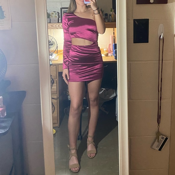 Homecoming/Cocktail/Formal Dress - Picture 4 of 4